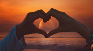 Oroscopo: l’estate e le attrazioni focose per i 12 Segni